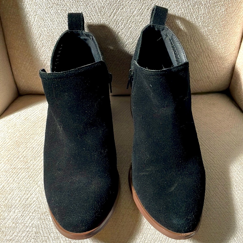 Steve Madden Black Suede Low Ankle Boots - 9.5